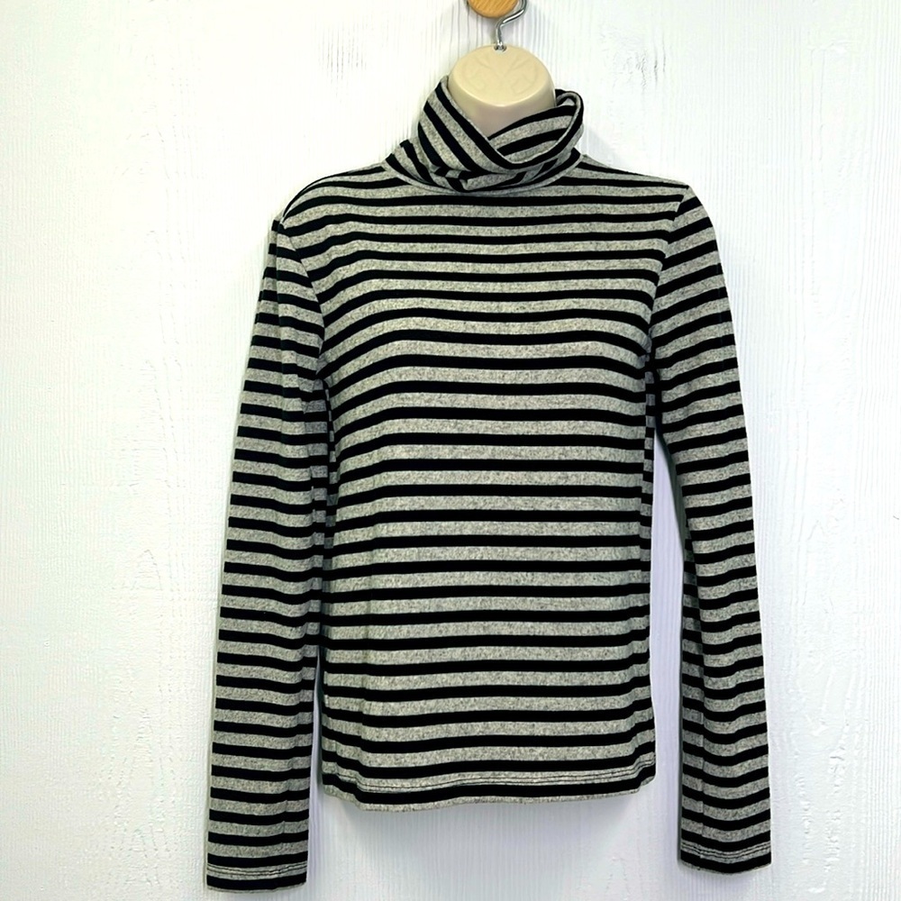 Zara - Gray And Black Striped Turtleneck Long Sleeve Lightweight Top Size Small